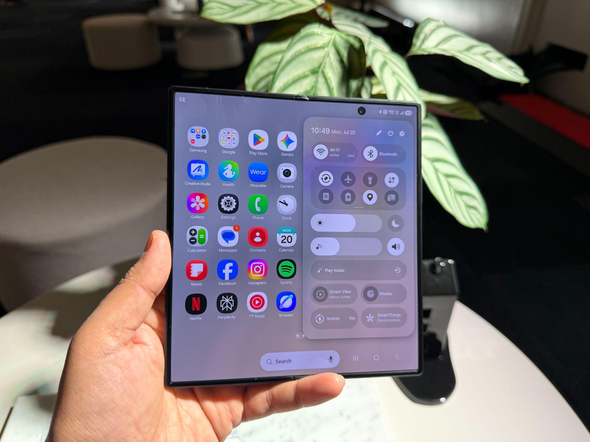 102ce683 fede 49f1 8484 93c4748f47e2 display