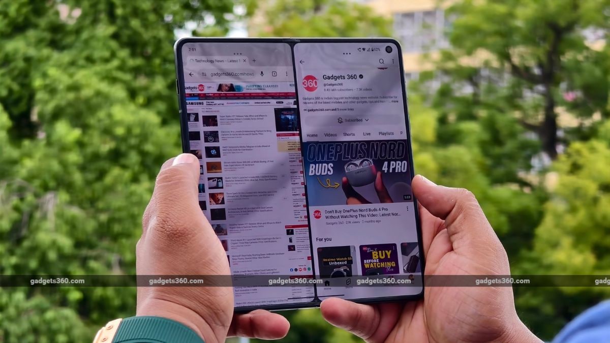 10 Motorola Razr Fold