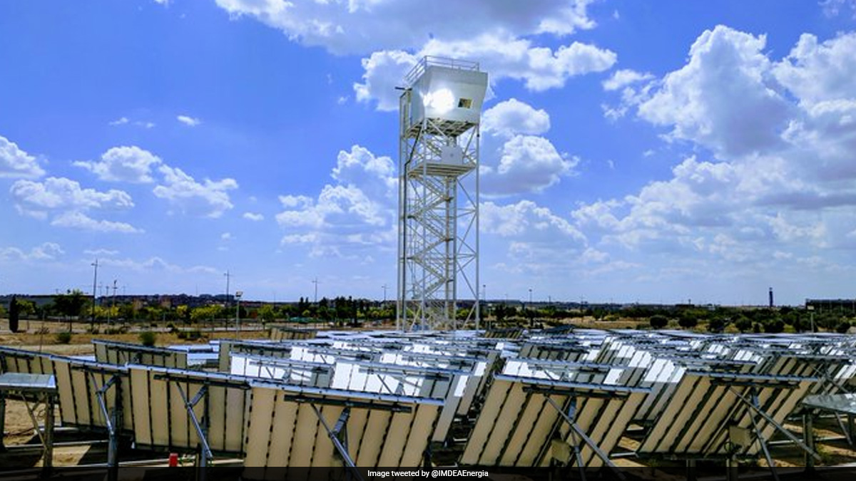 Scientists Use Water, Sunlight And CO2 To Develop Carbon-Neutral Aviation Fuel