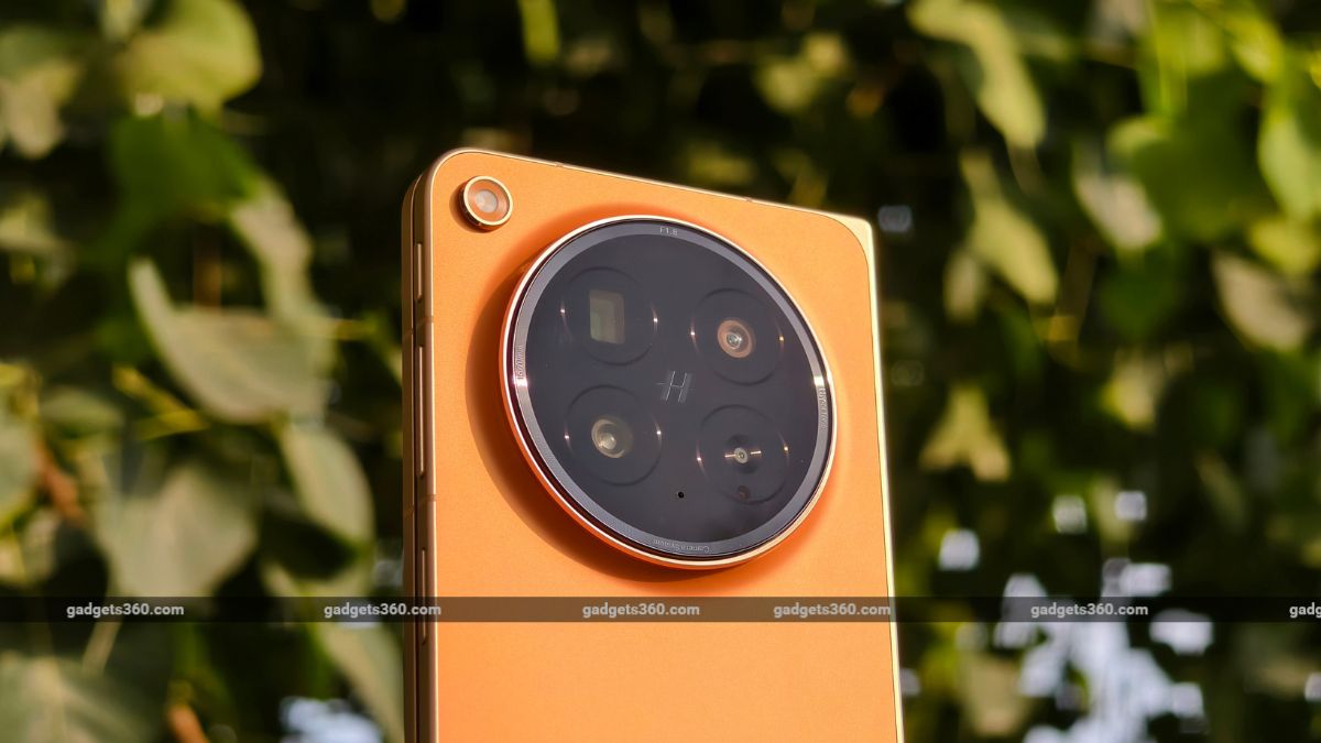 12 Oppo Find N6