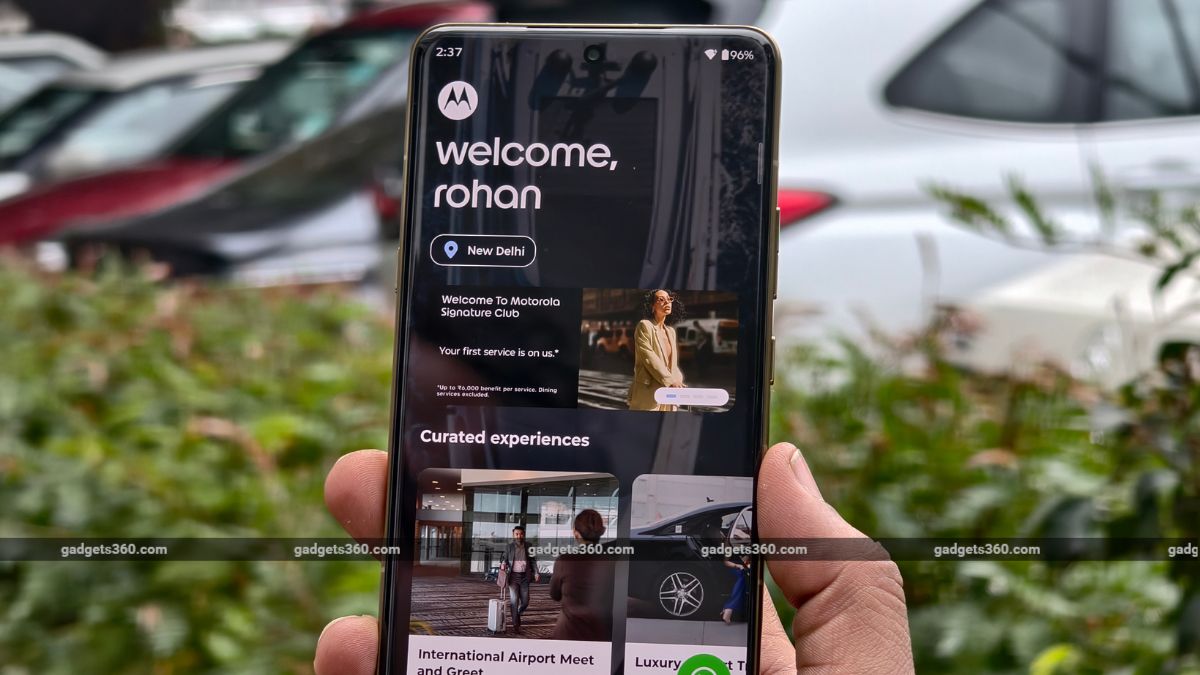 13 Motorola Signature