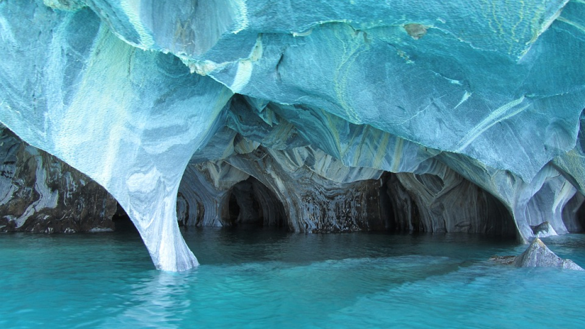 Explore Chile&rsquo;s Marble Caves: Turquoise Wonders Sculpted by Nature