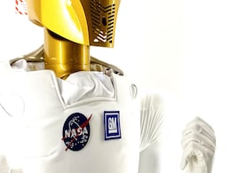 STAR1 Robot Breaks Record with Sneakers, Reaches 8Mph in Gobi Desert Test STAR1 Robot Breaks Record with Sneakers, Reaches 8Mph in Gobi Desert Test