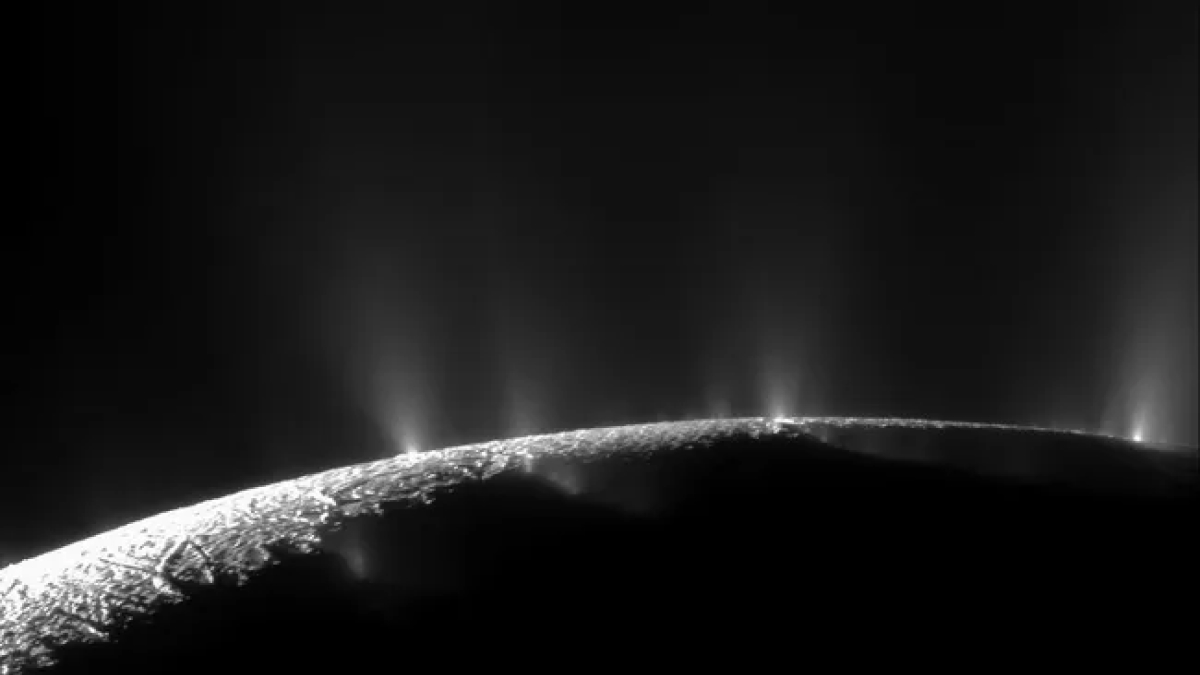 Scientists Puzzled by a Strange Dark Spot Fading on Saturn&rsquo;s Moon Enceladus