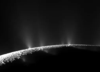 Scientists Puzzled by a Strange Dark Spot Fading on Saturn&rsquo;s Moon Enceladus