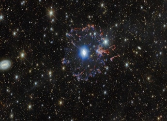 Hubble Space Telescope மற்றும் Euclid Space Telescope இணைந்து எடுத்த Cat&rsquo;s Eye Nebula-வின் புதிய அதிசயப் படம்