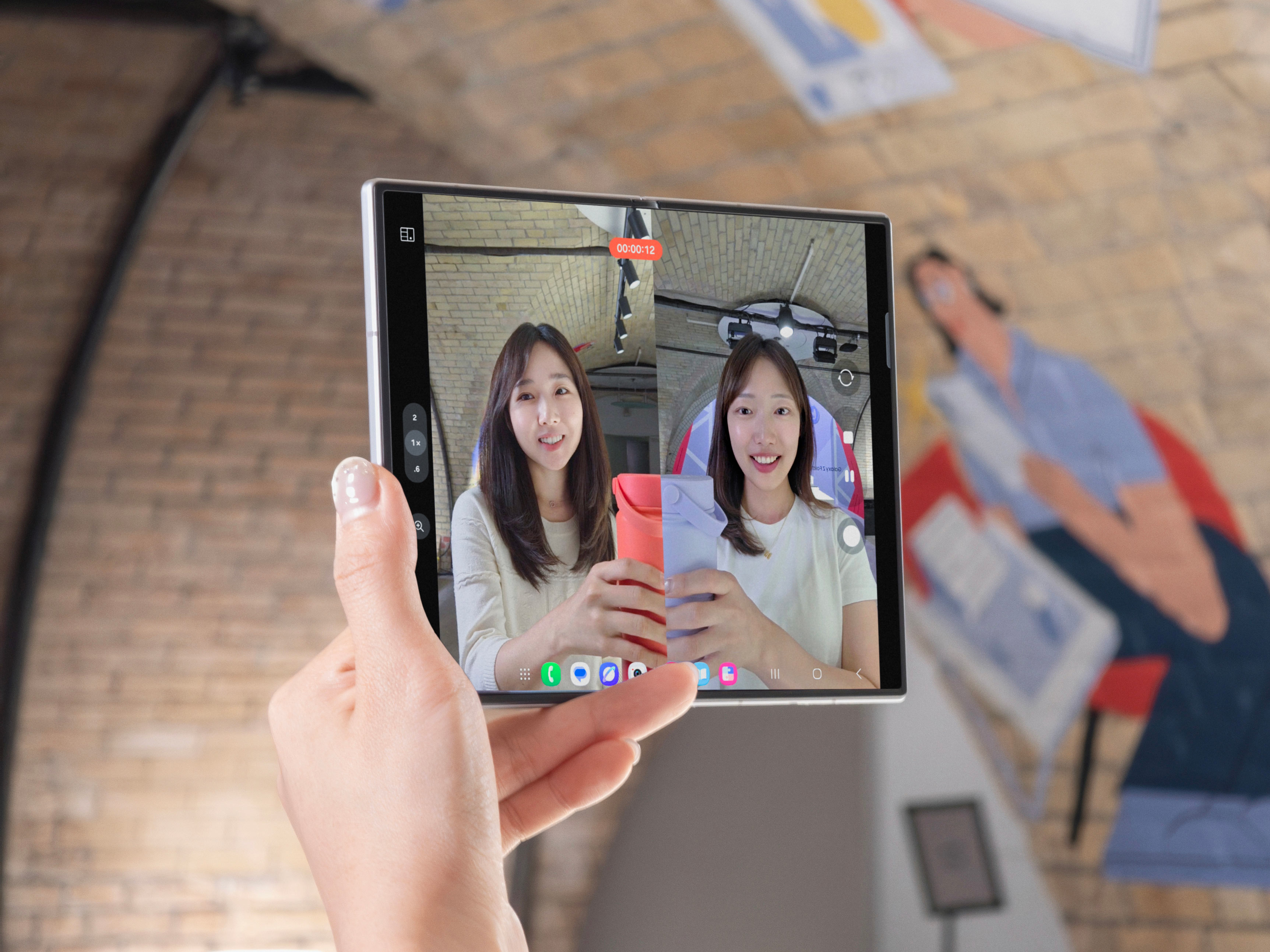 224 lifestyle demo galaxy zfold8 dual rec cam