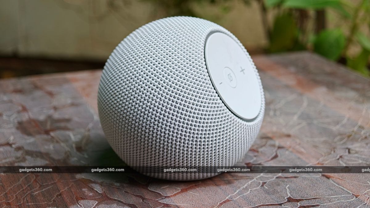 2 Amazon Echo Dot Max