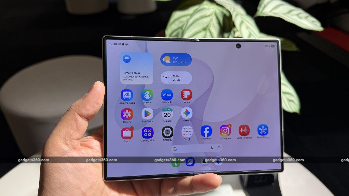 2 Samsung Galaxy Z Fold 8