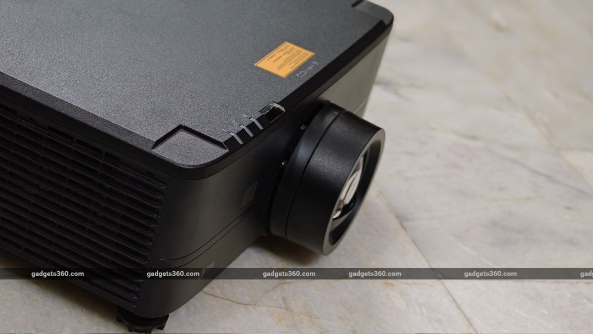 2 Optoma UHR90DV