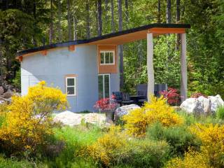Pictures of Canada&#039;s First 3D-Printed Home Will Make You Want to Stay There. Find It on Airbnb