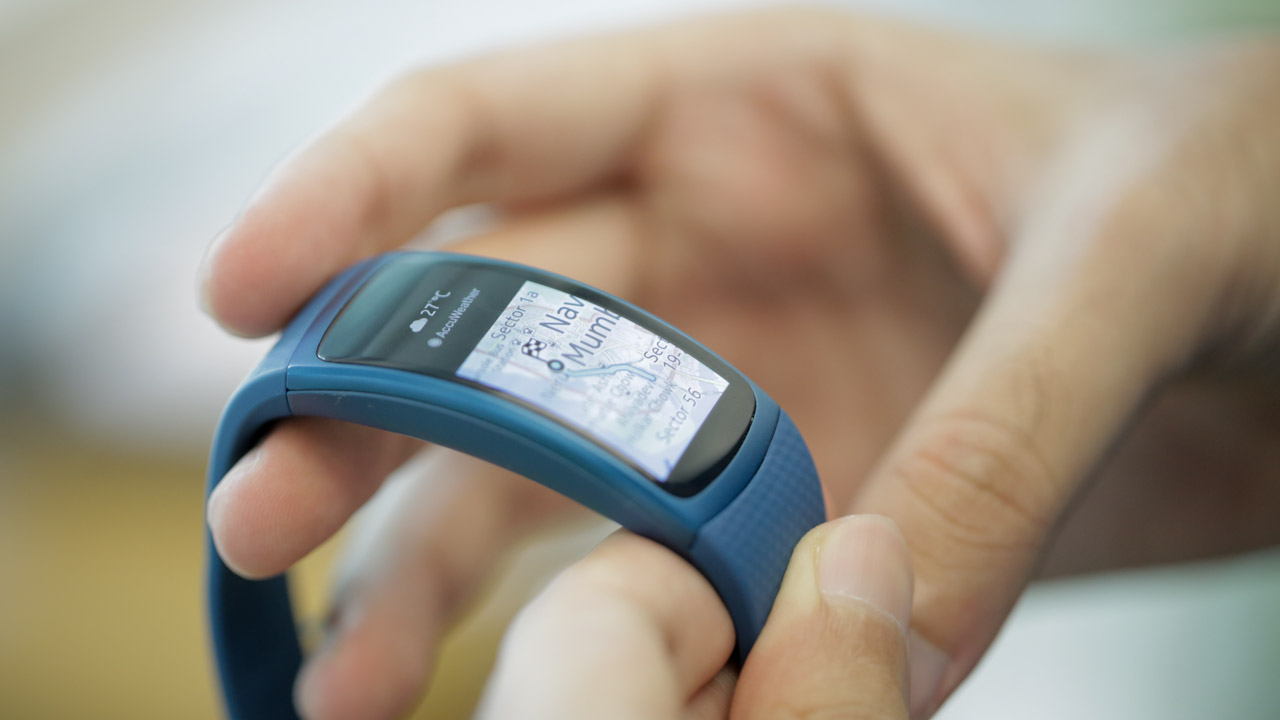 Samsung Hints at Upcoming Smartwatch-Fitness Tracker Hybrid