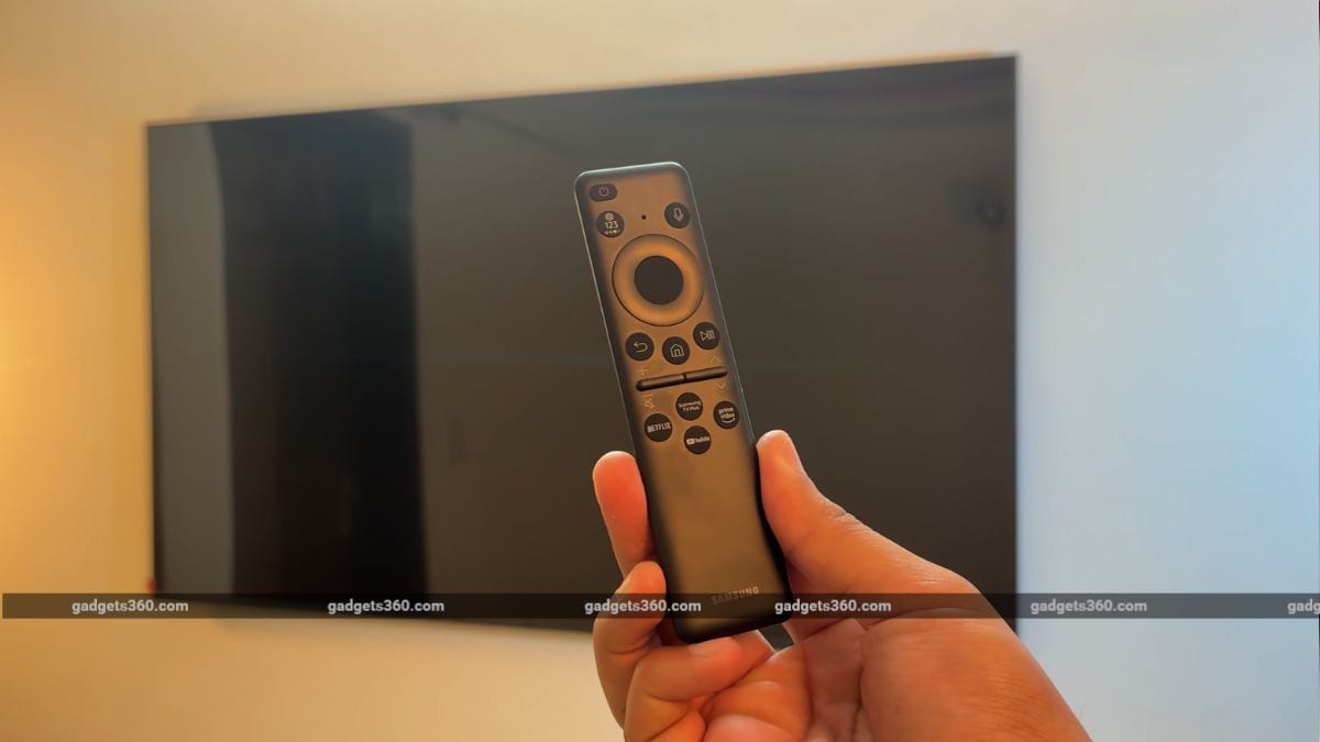 4 Samsung Q8F QLED Smart TV