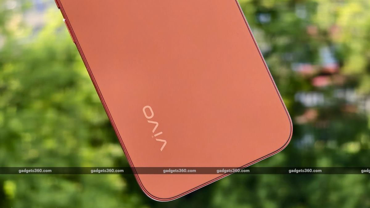4 Vivo V70 5G