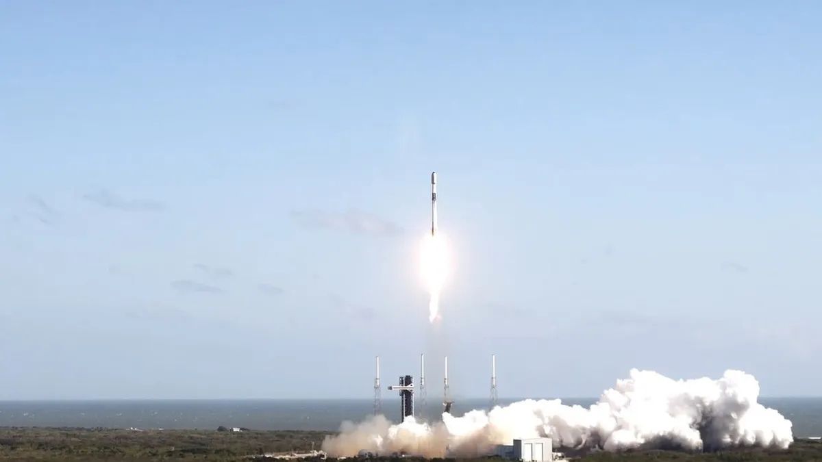 SpaceX Falcon 9 Completes 450th Mission, Deploys 23 Starlink Satellites