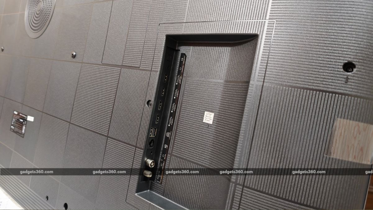 5 Haier M70 Mini LED