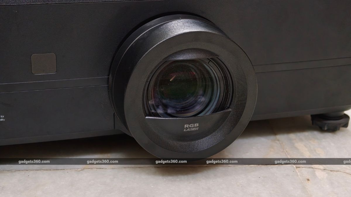 5 Optoma UHR90DV