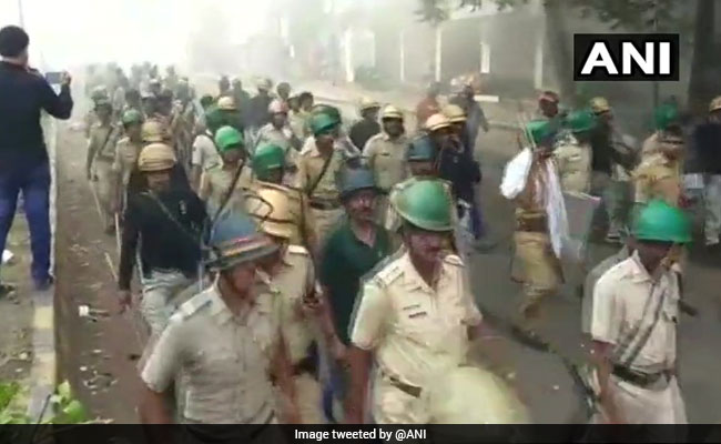 महाराष्ट्र के औरंगाबाद में दो गुटों के बीच संघर्ष में 2 की मौत, 10 पुलिसकर्मी सहित 30 घायल