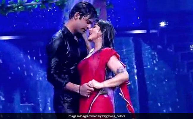 शिल्पा शिंदे और सुनील ग्रोवर ने 'सांसों को सांसों में ढलने दो जरा...' पर किया इस अंदाज में रोमांस, वीडियो हुआ वायरल