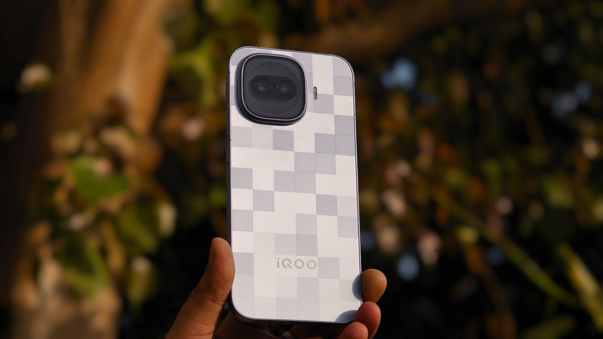Top Phones Under Rs. 50,000 in India: iQOO 15R Takes the Lead