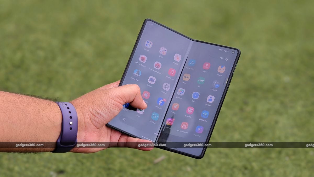 7 Motorola Razr Fold
