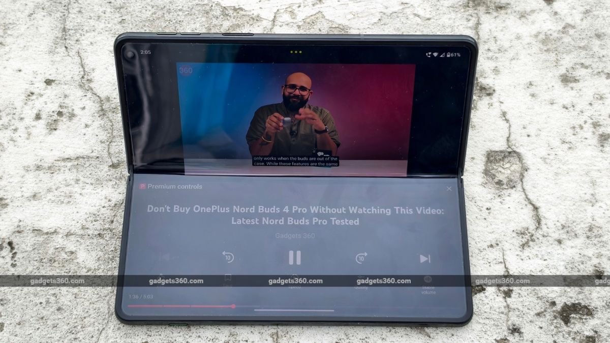 Motorola Wide Foldable Design Leaks With Horizontal Camera Module, Creaseless Display
