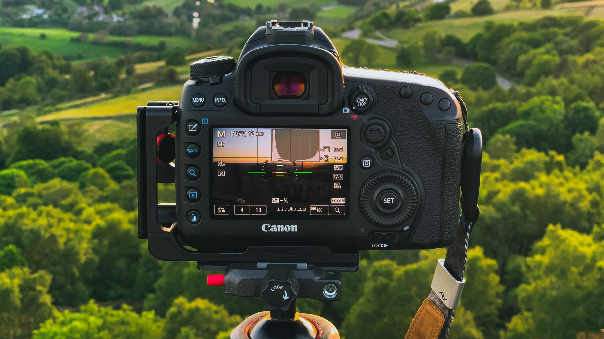Amazon Great Summer Sale 2026: Afternoon Offers on Top DSLR Camera Brands