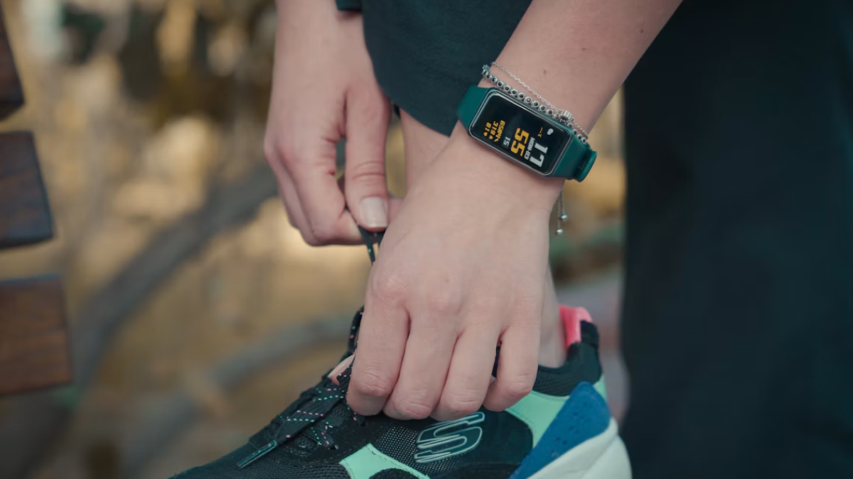 The Hottest Smart Band Is Here: Grab the Google Fitbit Air on Flipkart Before Sale Offers Expire!