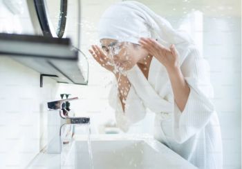 Best Face Washes For Monsoon: Because Your Skin Deserves the Best