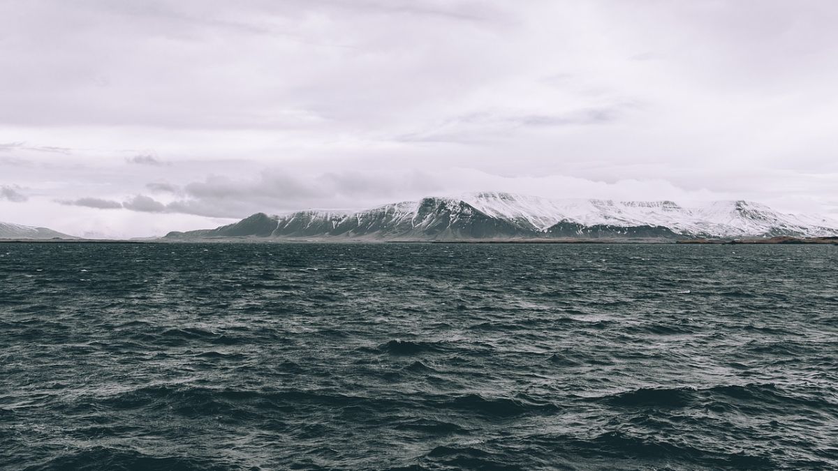 Earth&rsquo;s Oceans Were Once Green, And Scientists Say They Could Shift Color Again