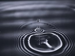 Microlightning in Water Droplets Could Explain the Origin of Life on Earth Microlightning in Water Droplets Could Explain the Origin of Life on Earth