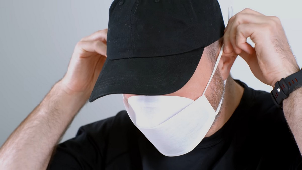 Apple Mask Unboxing Offers Closer Look at Face Masks Designed by People Behind iPhone
