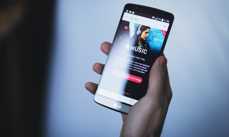 Apple's Next Killer Product Could Be a Monthly Subscription Service: Goldman