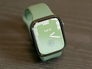 Apple Watch Series 7 Review: Just Bigger?