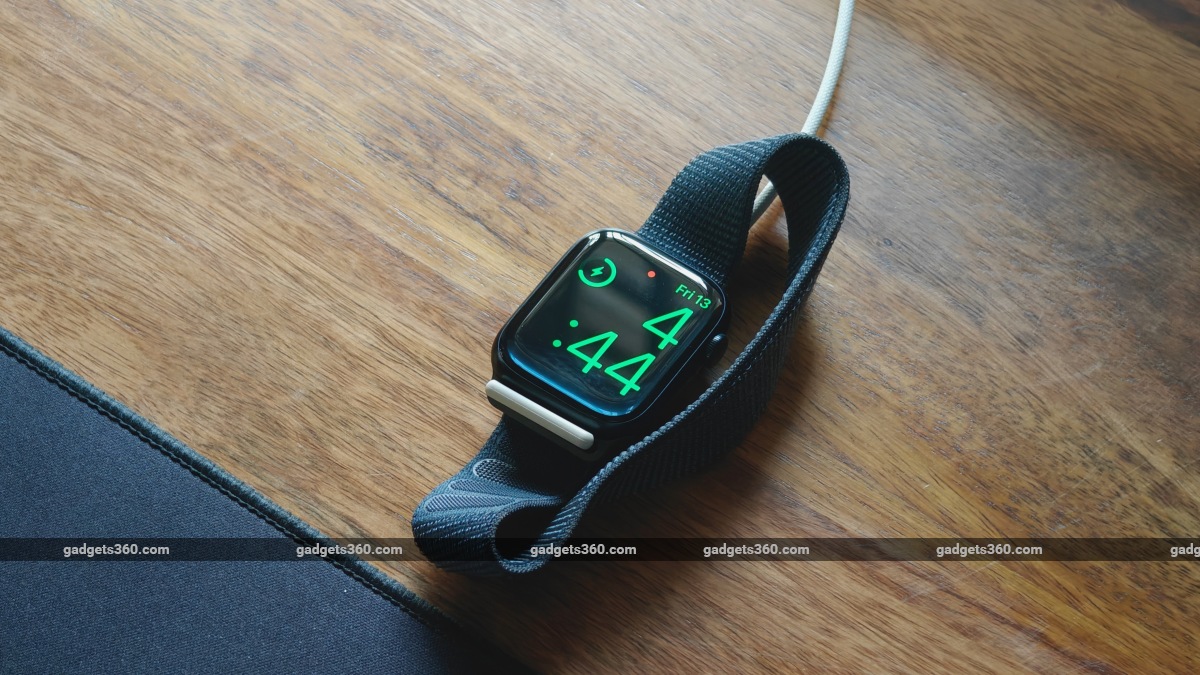 Apple Watch With Redesigned Band Connection System Tipped Again, May Break Compatibility With Current Bands