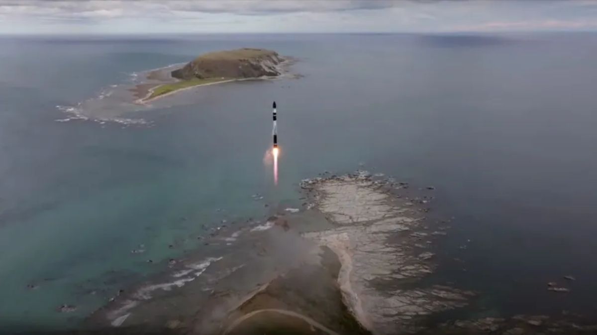 Rocket Lab Launches Final Five Satellites for Kin&eacute;is' IoT Constellation