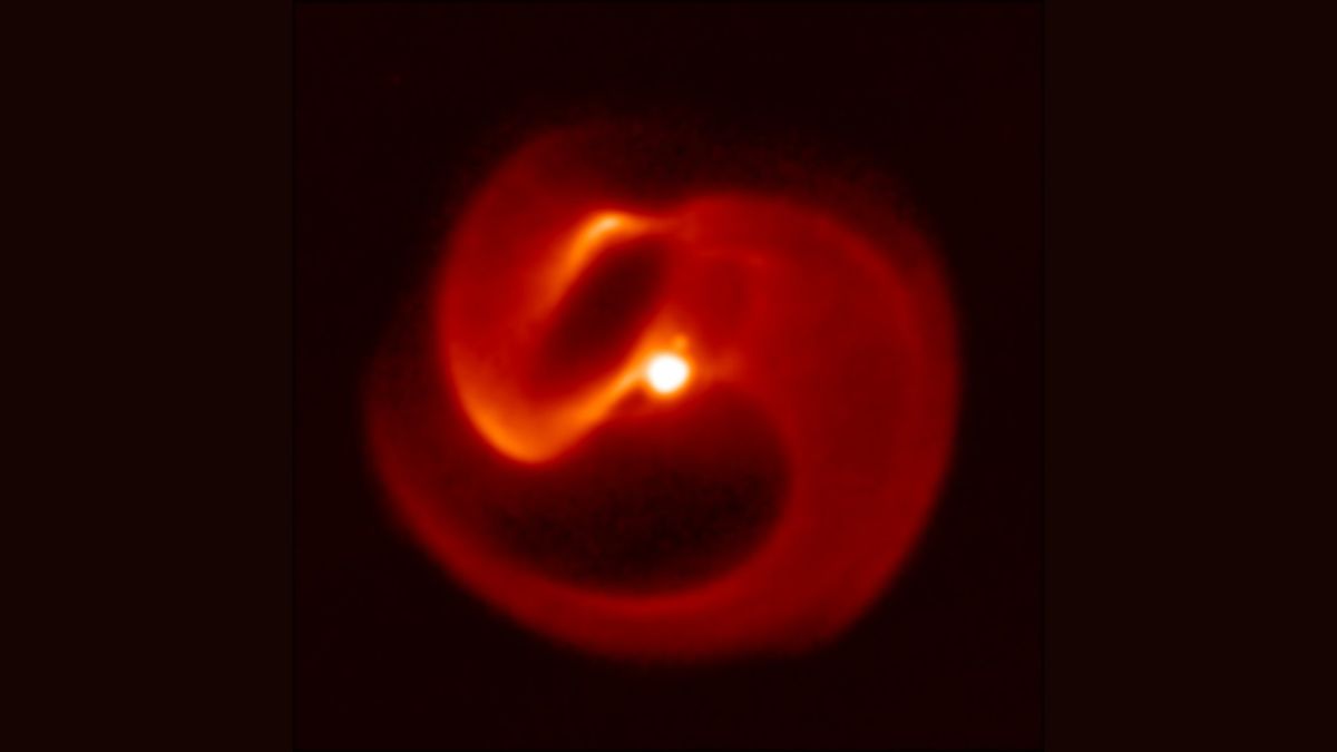 Wolf-Rayet 104's Orbit Tilt Reduces Gamma-Ray Burst Threat, Study Finds