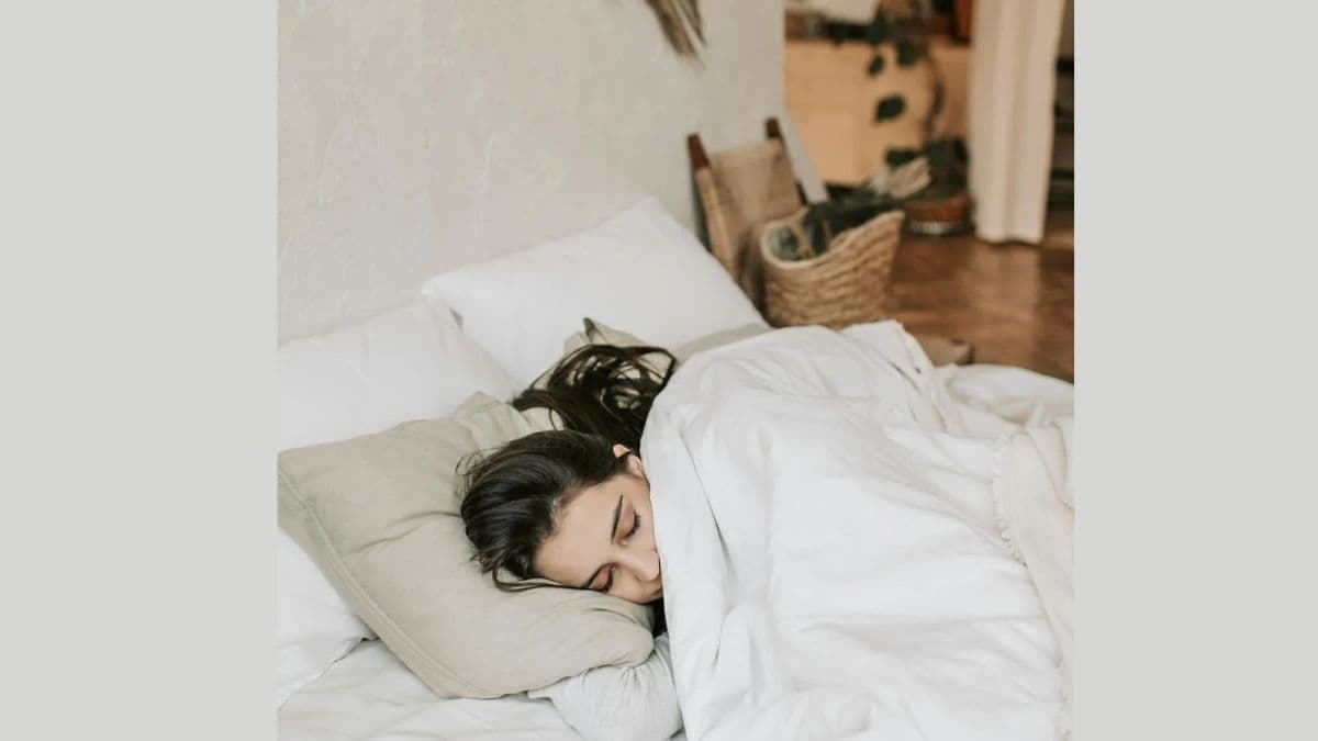 Why Women Require More Sleep Than Men: Study Explains