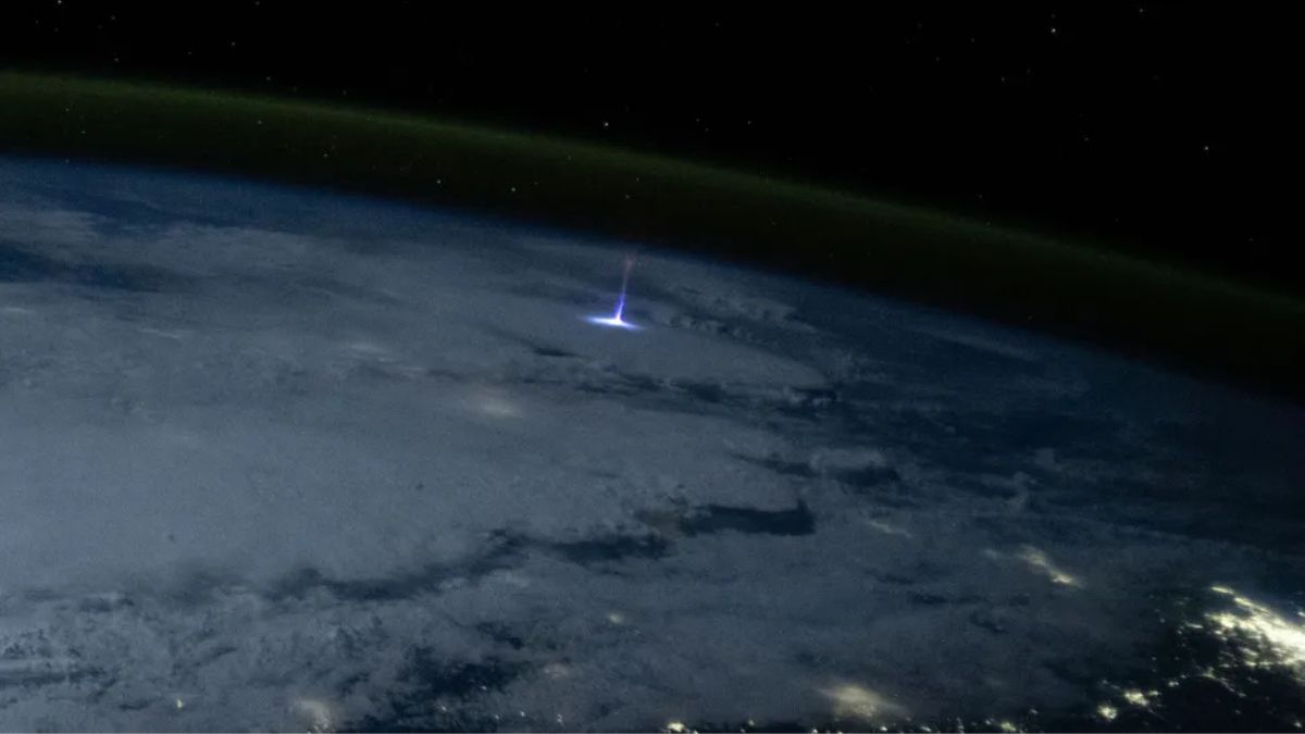 Astronaut Captures Rare &lsquo;Gigantic Jet&rsquo; Lightning Extending 50 Miles Above Earth