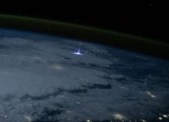 Astronaut Captures Rare &lsquo;Gigantic Jet&rsquo; Lightning Extending 50 Miles Above Earth