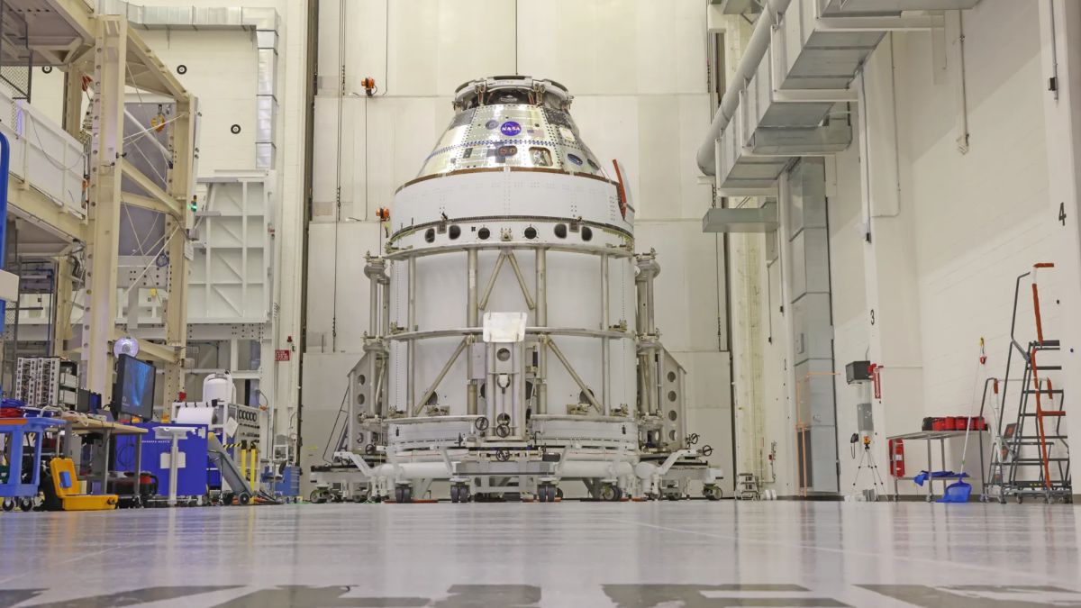 Artemis II Orion Service Module Secured for Launch at Kennedy Space Center