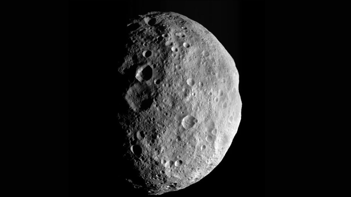 NASA's Dawn Mission Unveils Insights into Vesta&rsquo;s Mysterious Gullies Using Lab Simulations