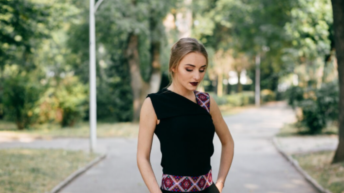 Best Sleeveless Office Tops for Women: Adding Professionalism To Your Looks