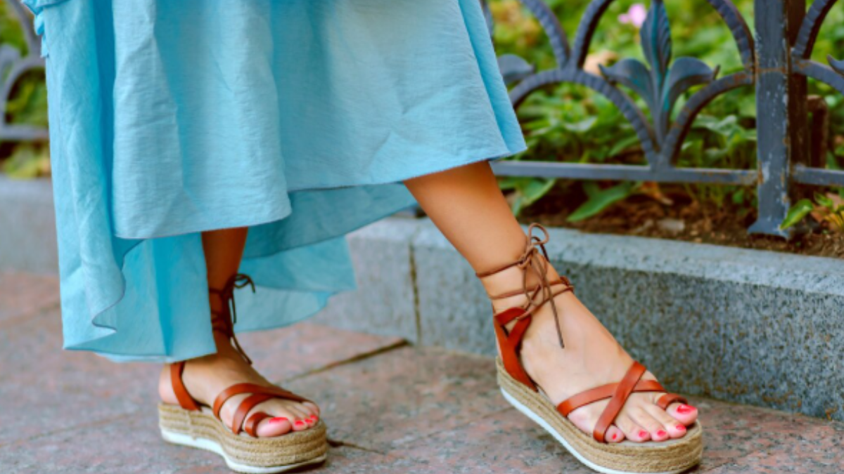 The Sandals Guide: Best Strappy & Slide Styles For Women