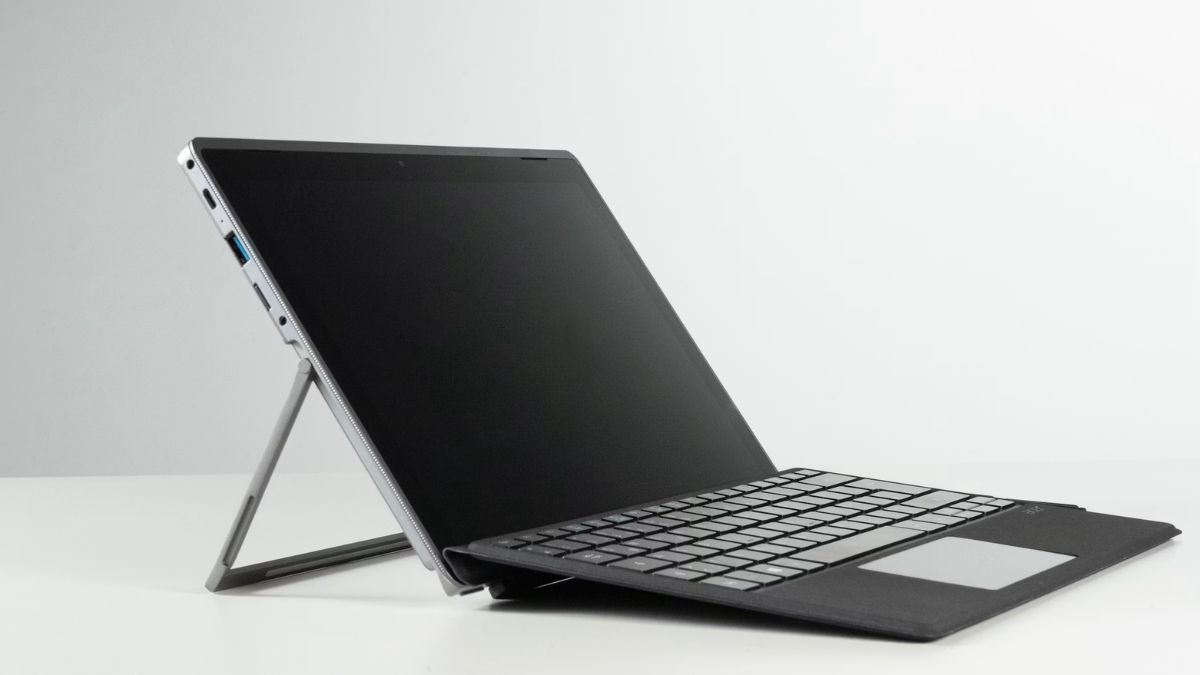 Best 2-in-1 Touchscreen Laptops Under ₹1,29,999: Work, Watch, Play