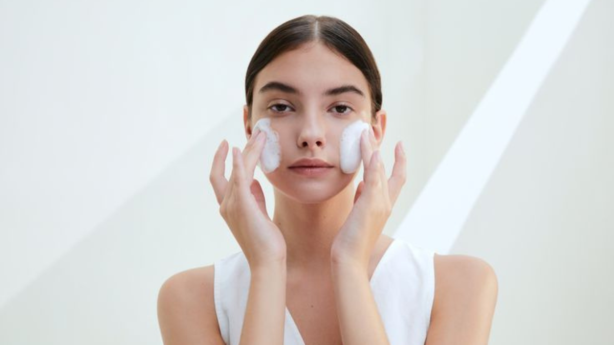 Best Rated Gentle Gel Face Washes for Daily Use: Explore now!