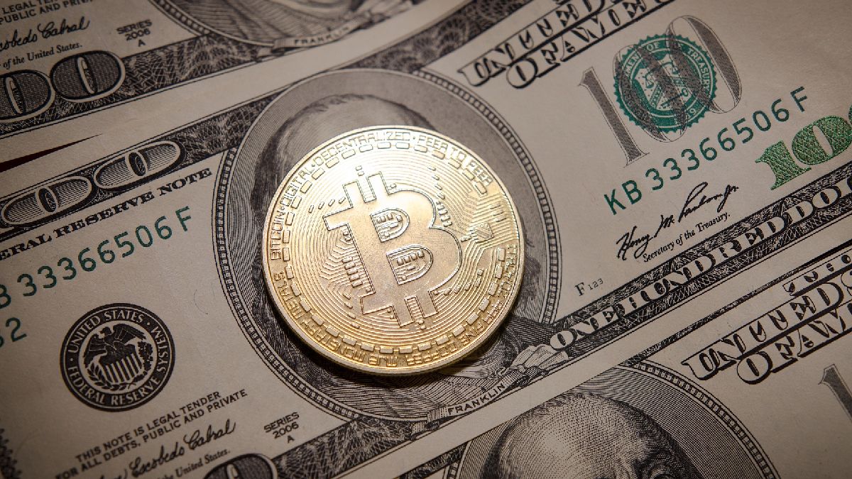 BTC, ETH Retain Losses for Second Day in Row, Majority Altcoins Record Dips