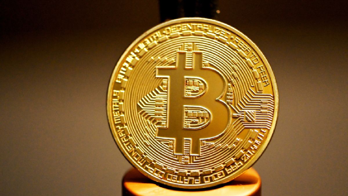 Bitcoin's Checks Back to $23,400 While Ether, Altcoins Slip Mid-Week as Investors Become Risk Averse