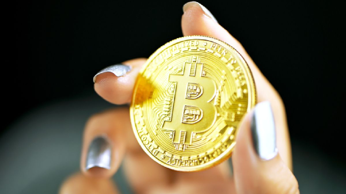 Bitcoin Hovers Below $20,000 While Ether Continues to Add to Its Price Before the Merge