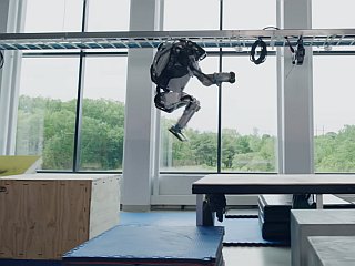 Boston Dynamics Robots Have the Coolest Parkour Moves: Watch Video
